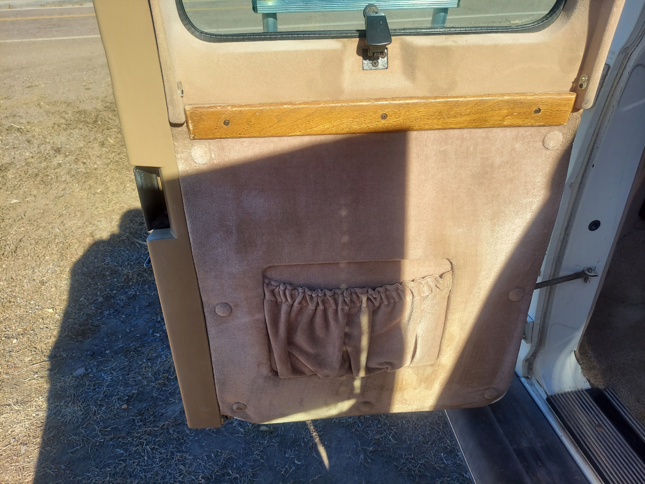 Dodge Ram Van 2500 109" WB 1996