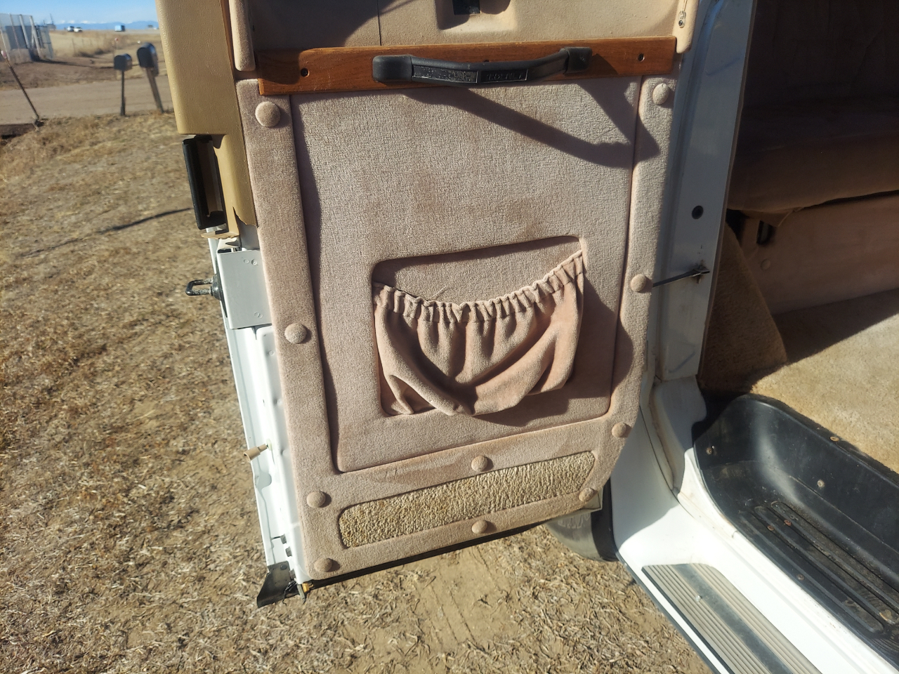 Dodge Ram Van 2500 109" WB 1996