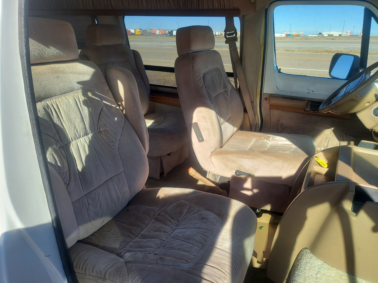 Dodge Ram Van 2500 109" WB 1996