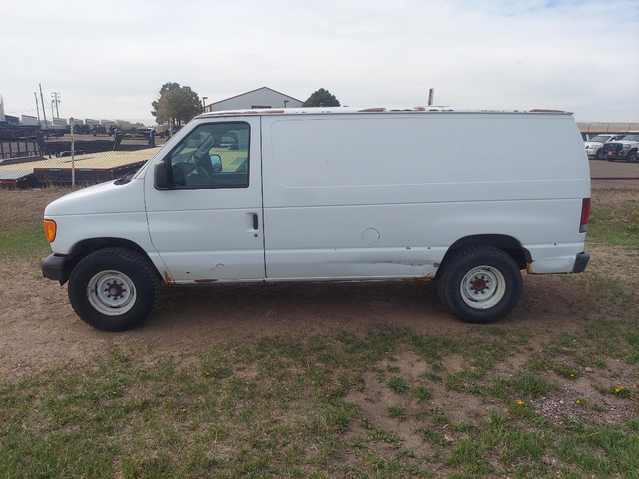 Ford Econoline Cargo Van E-250 2004