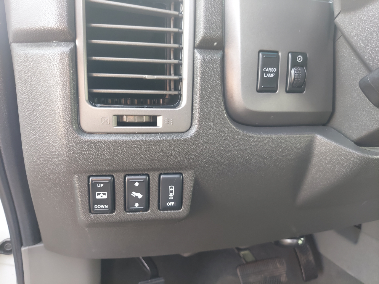 Nissan Titan LE Crew Cab 4WD 2007