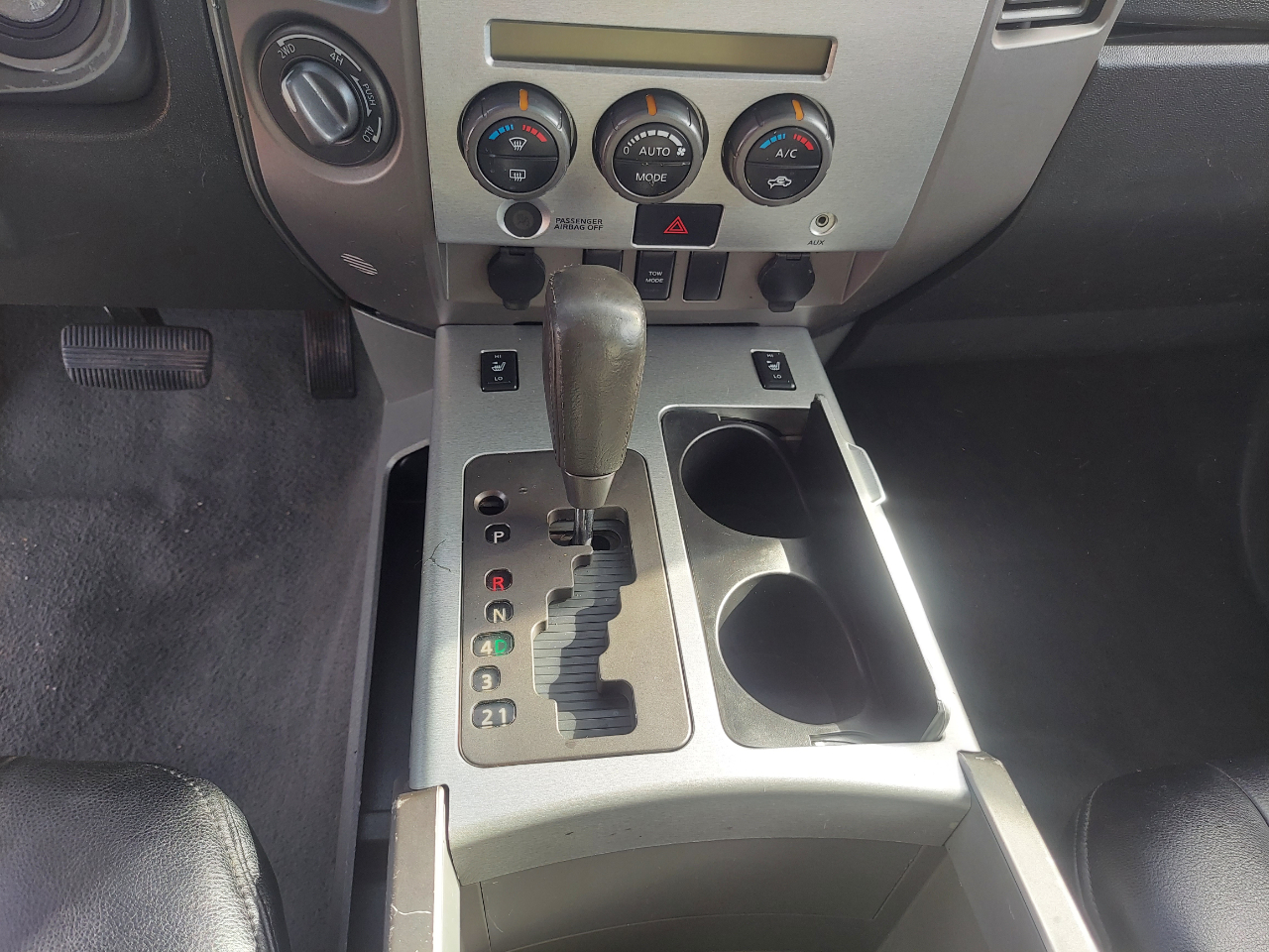 Nissan Titan LE Crew Cab 4WD 2007