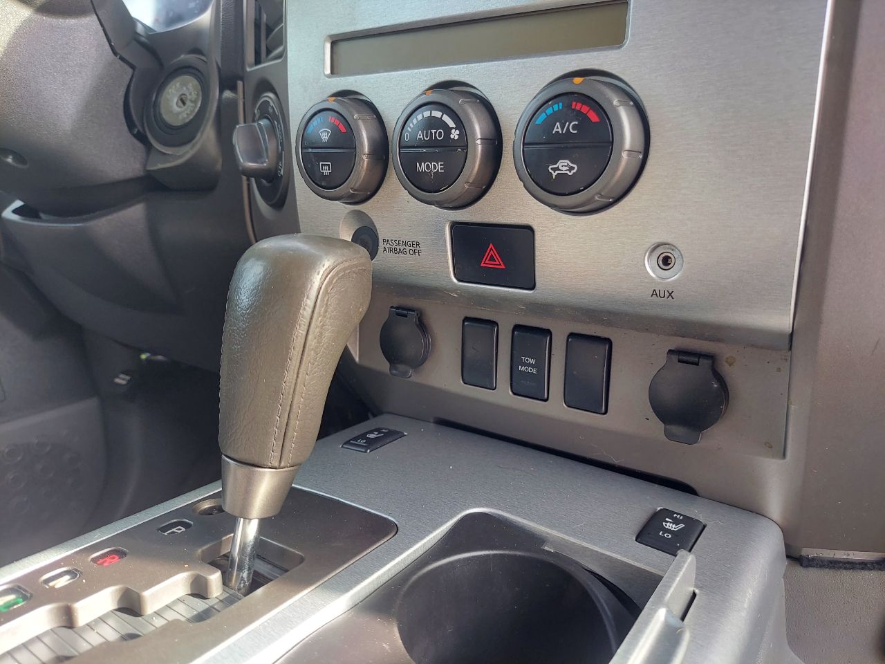 Nissan Titan LE Crew Cab 4WD 2007