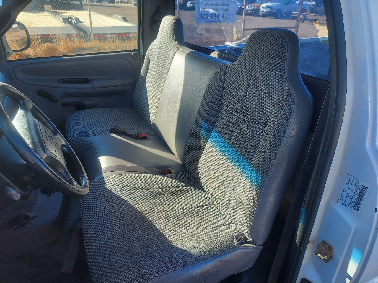 Dodge Ram 1500 WS Reg. Cab Short Bed 2WD 2001