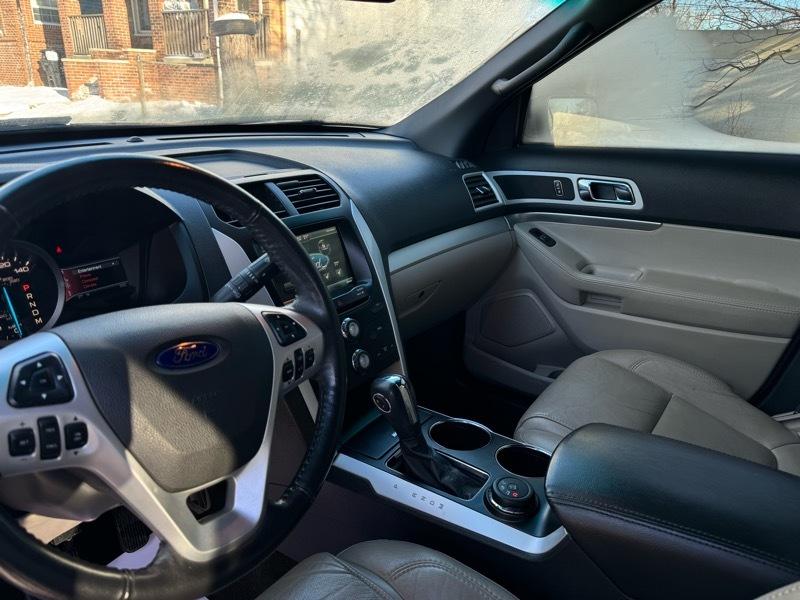 Ford Explorer XLT 4WD 2011