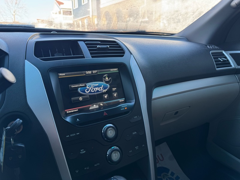 Ford Explorer XLT 4WD 2011