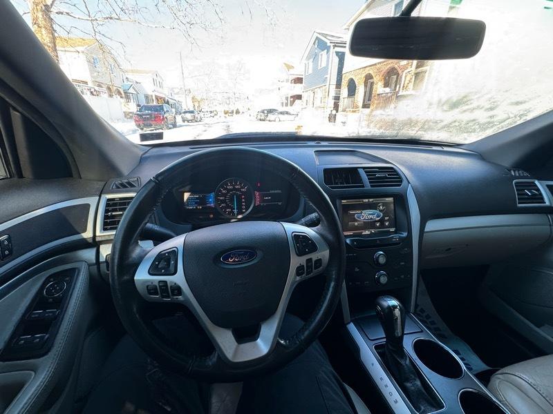 Ford Explorer XLT 4WD 2011