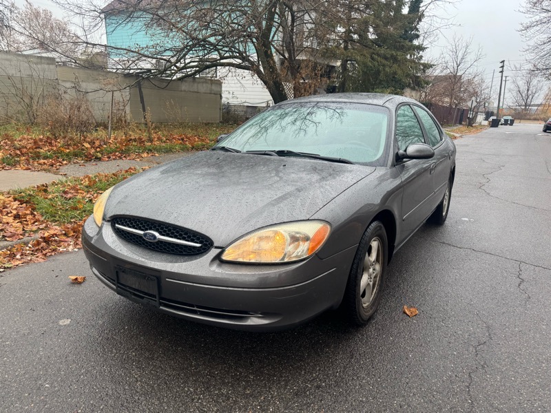 2002 Ford Taurus SE Standard
