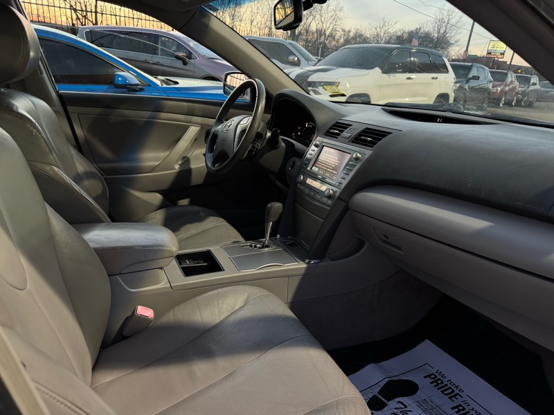 Toyota Camry Hybrid Sedan 2007