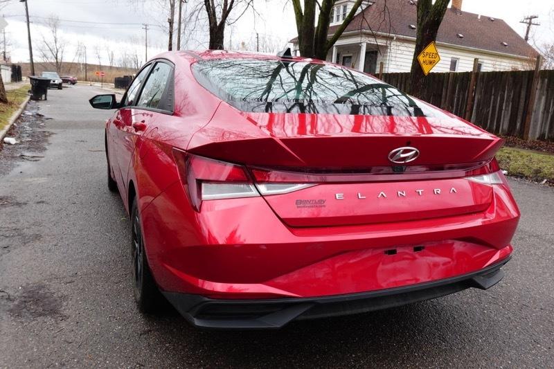 Hyundai Elantra SEL 2022