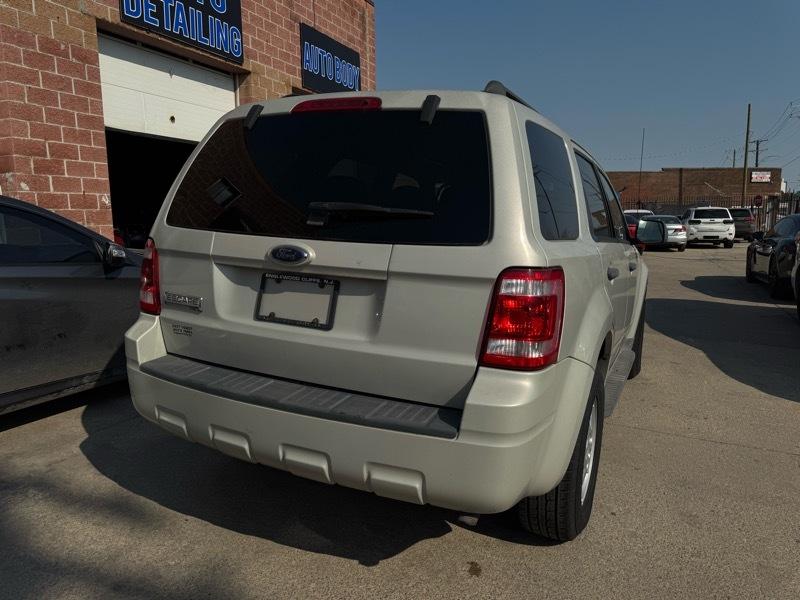 Ford Escape XLT FWD I4 2009