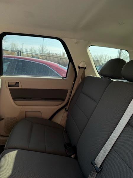 Ford Escape XLT FWD I4 2009