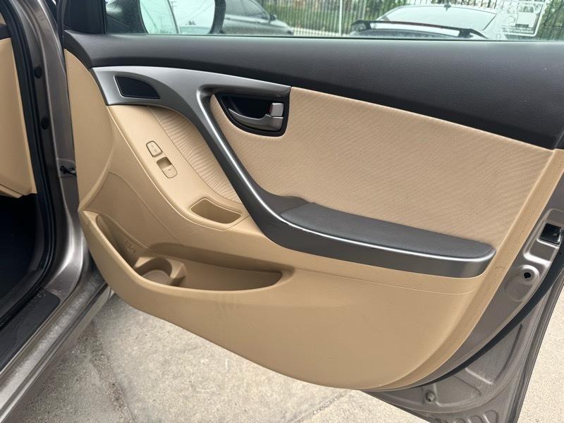 Hyundai Elantra Limited 2012