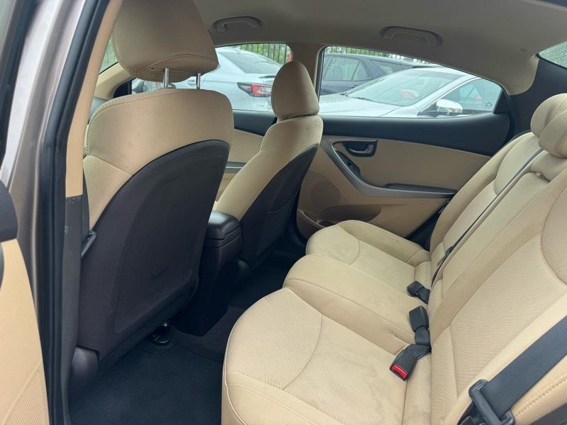 Hyundai Elantra Limited 2012