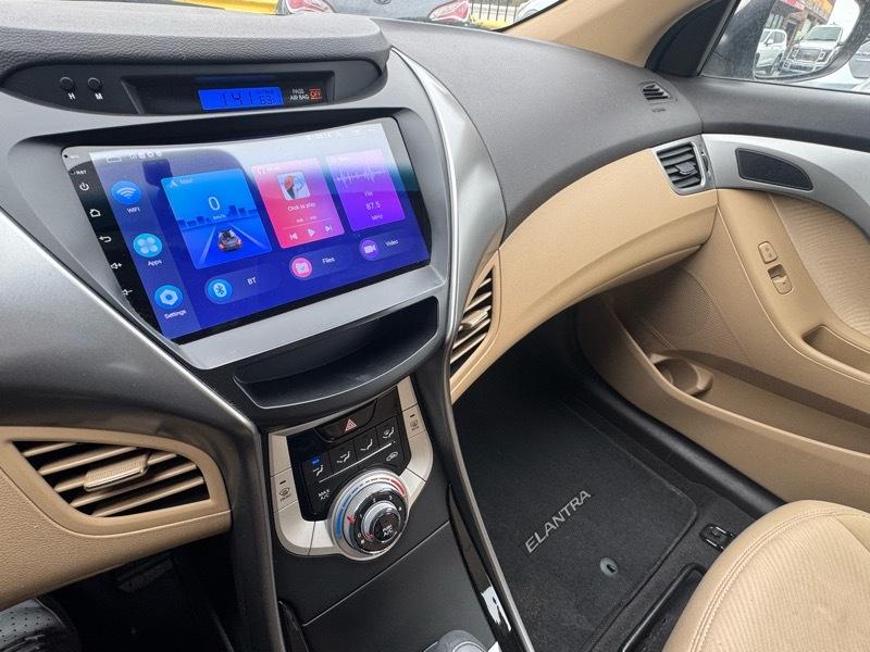 Hyundai Elantra Limited 2012