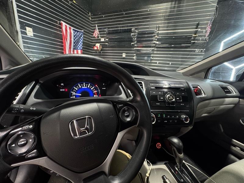 Honda Civic LX Sedan 5-Speed AT 2013