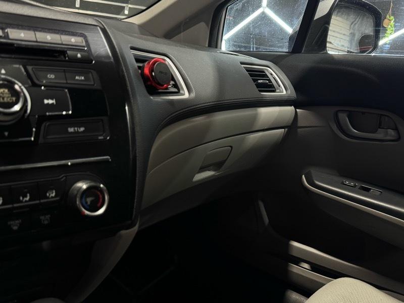 Honda Civic LX Sedan 5-Speed AT 2013