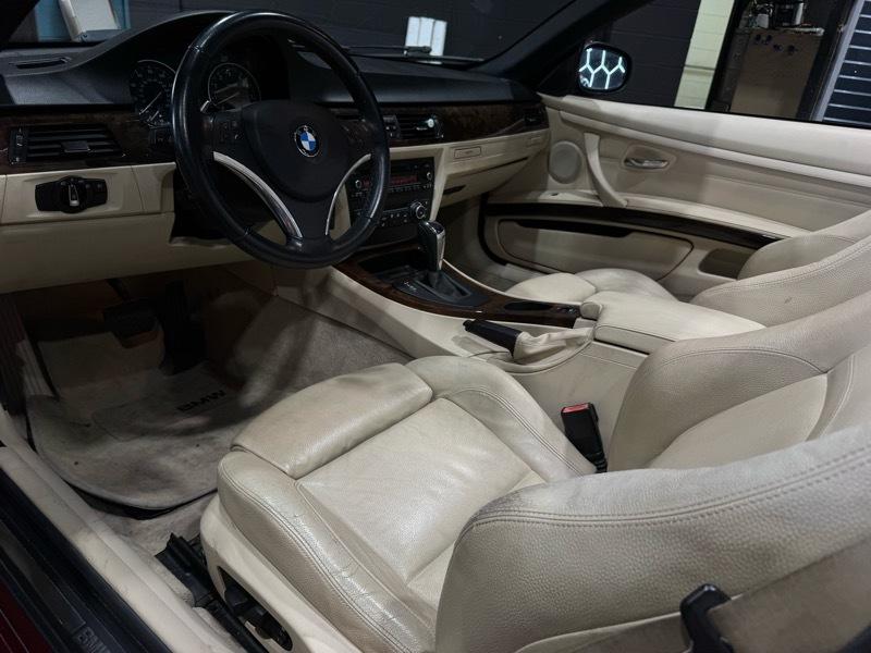 BMW 3-Series 328i Convertible 2011