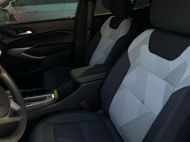 Chevrolet Trax LS 2025