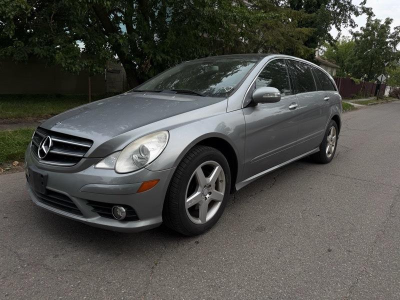 Mercedes-Benz R-Class R350 4MATIC w/ 3rd Row 2010