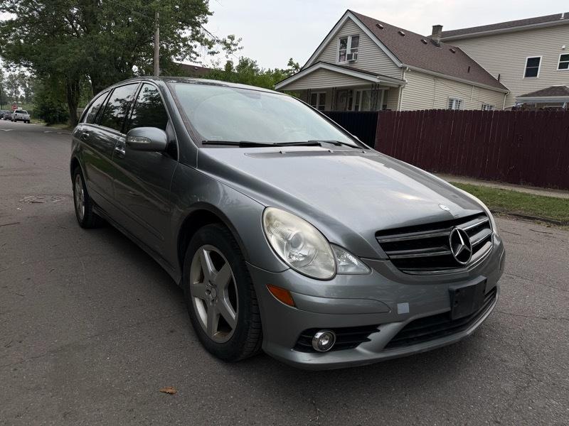 Mercedes-Benz R-Class R350 4MATIC w/ 3rd Row 2010