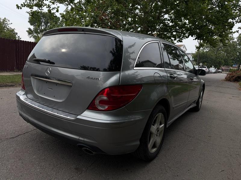 Mercedes-Benz R-Class R350 4MATIC w/ 3rd Row 2010