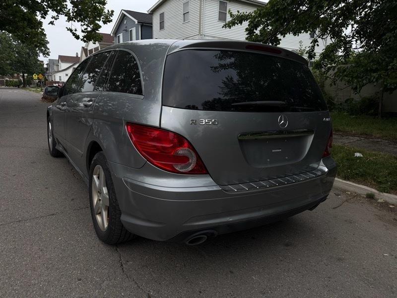 Mercedes-Benz R-Class R350 4MATIC w/ 3rd Row 2010