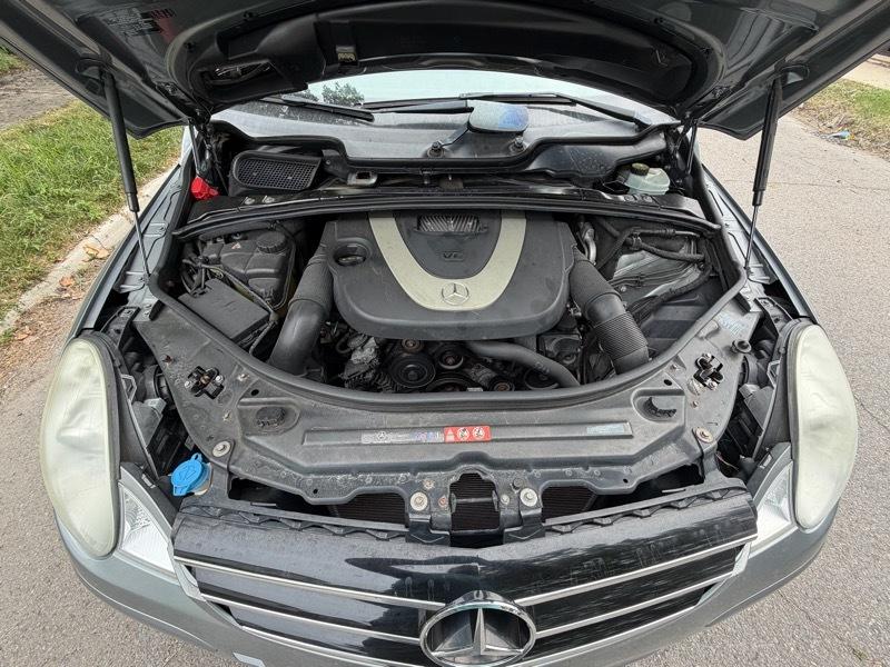 Mercedes-Benz R-Class R350 4MATIC w/ 3rd Row 2010
