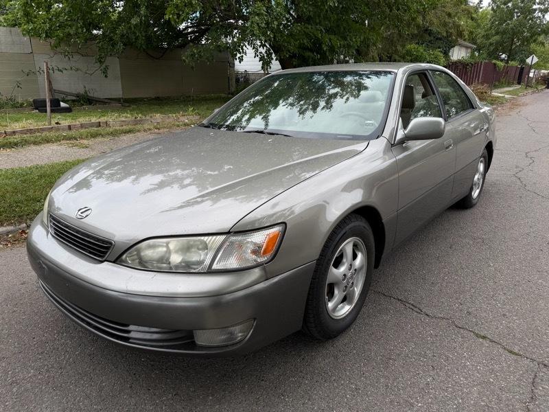 Lexus ES 300 Base 1997