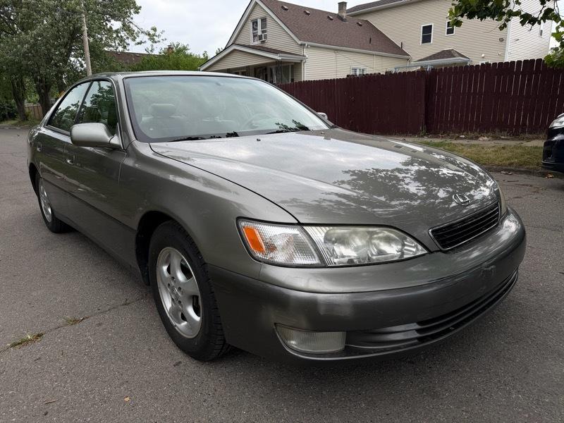 Lexus ES 300 Base 1997