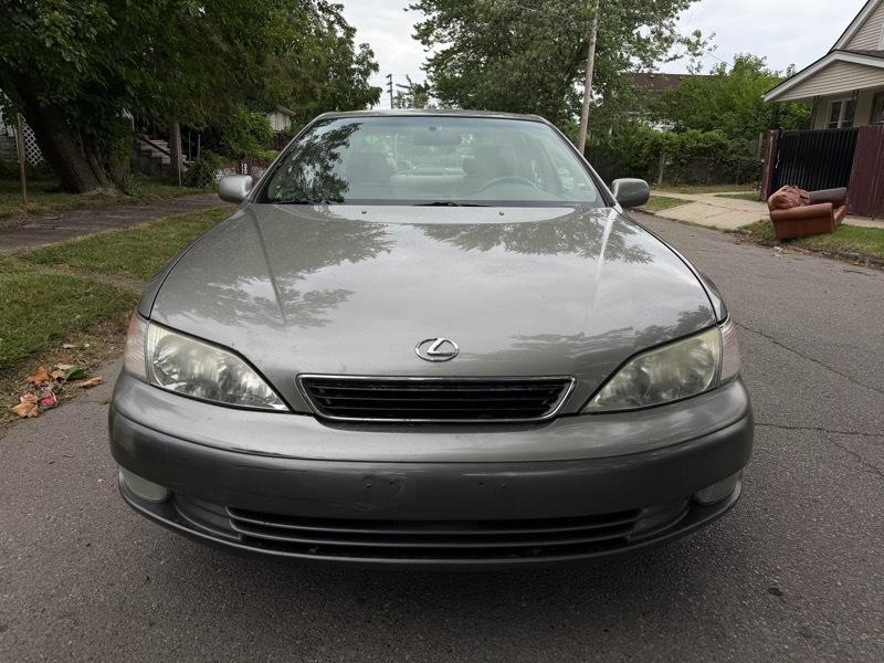 Lexus ES 300 Base 1997