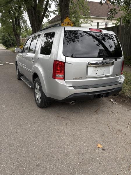 Honda Pilot Touring 4WD 5-Spd AT with DVD 2014