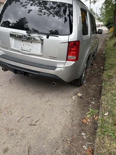 Honda Pilot Touring 4WD 5-Spd AT with DVD 2014