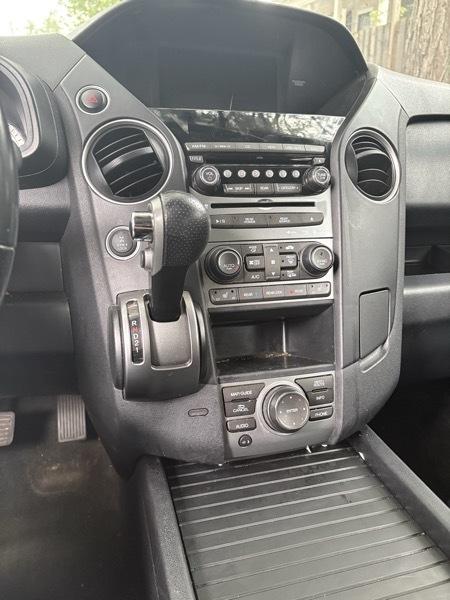 Honda Pilot Touring 4WD 5-Spd AT with DVD 2014