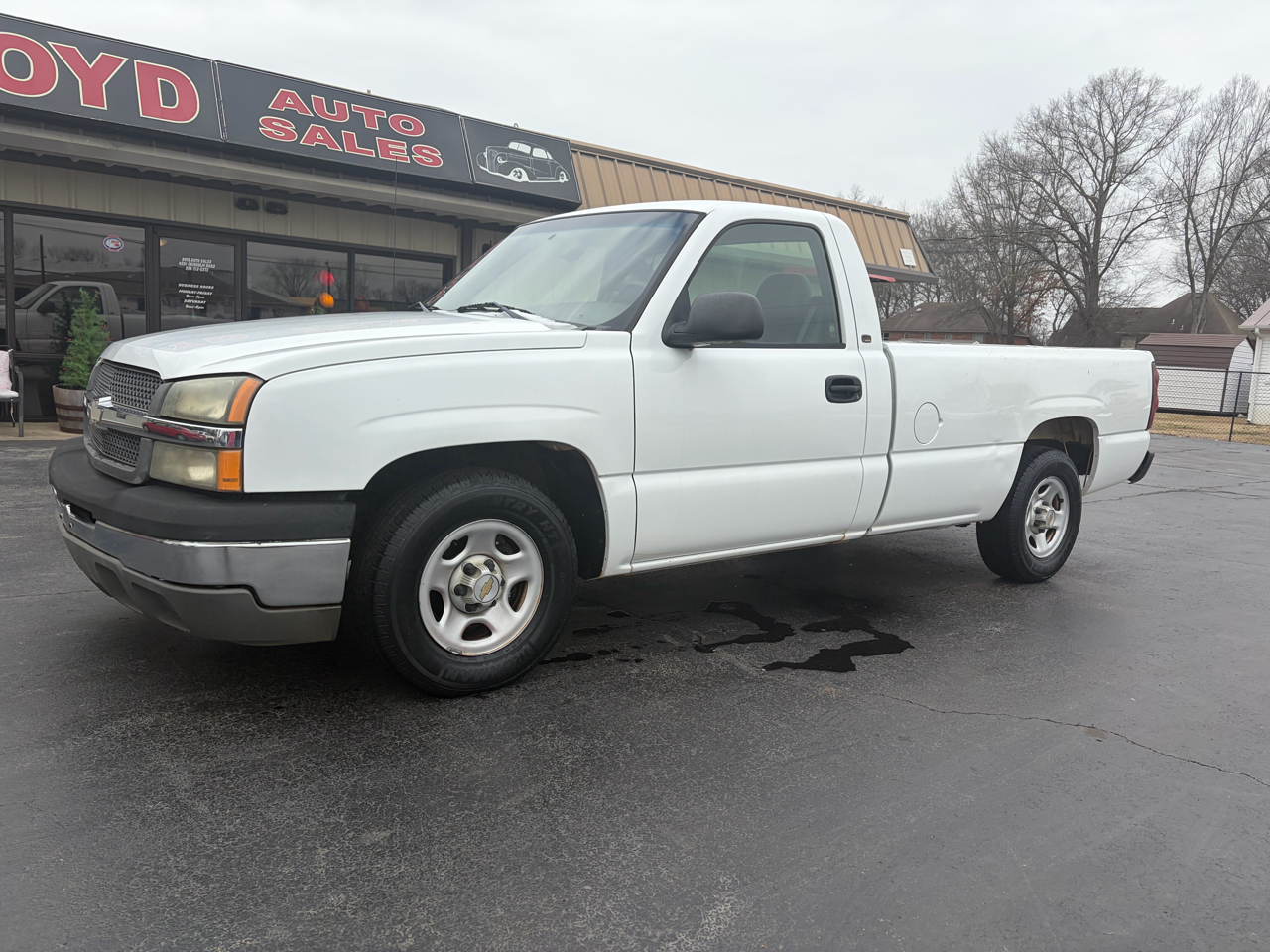 Chevrolet Silverado 1500 Short Bed 2WD 2004