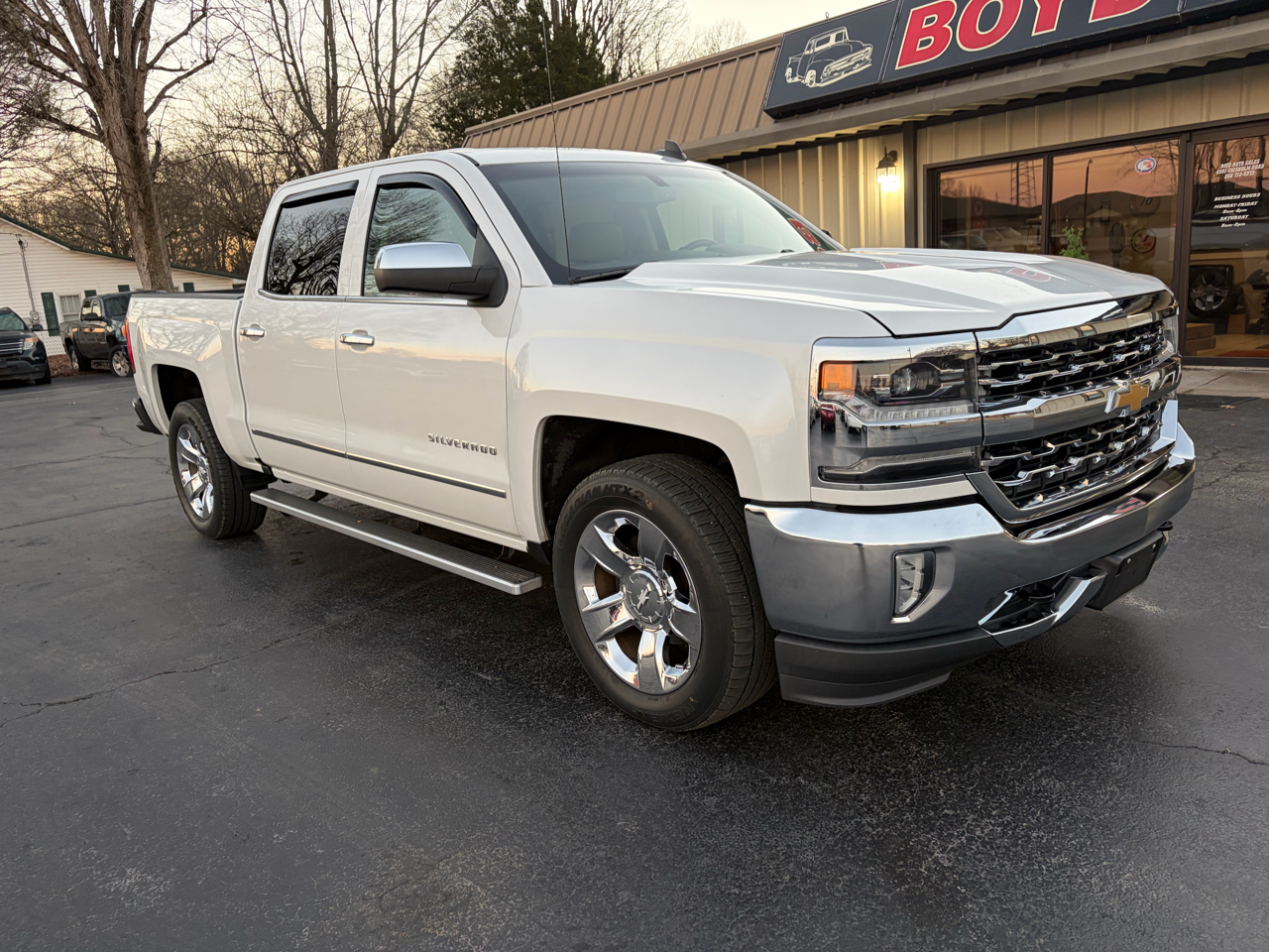 Chevrolet Silverado 1500 LTZ Crew Cab 2WD 2017