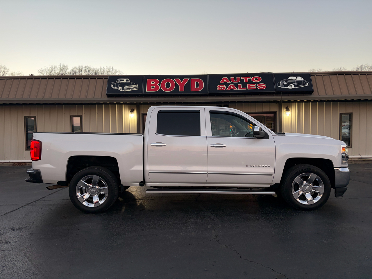 Chevrolet Silverado 1500 LTZ Crew Cab 2WD 2017