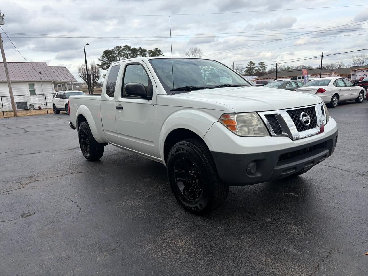 Nissan Frontier SV King Cab I4 5MT 2WD 2014