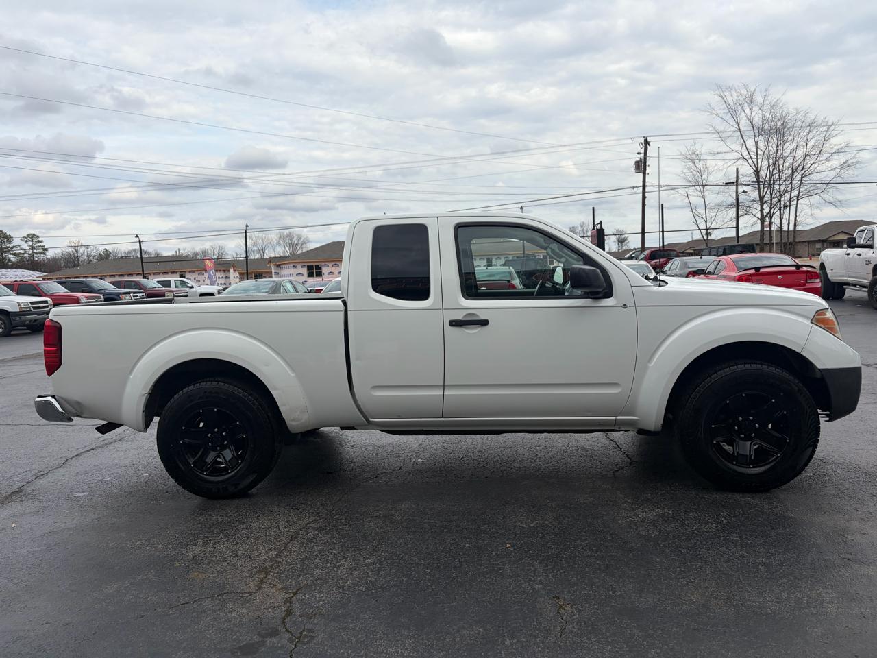 Nissan Frontier SV King Cab I4 5MT 2WD 2014