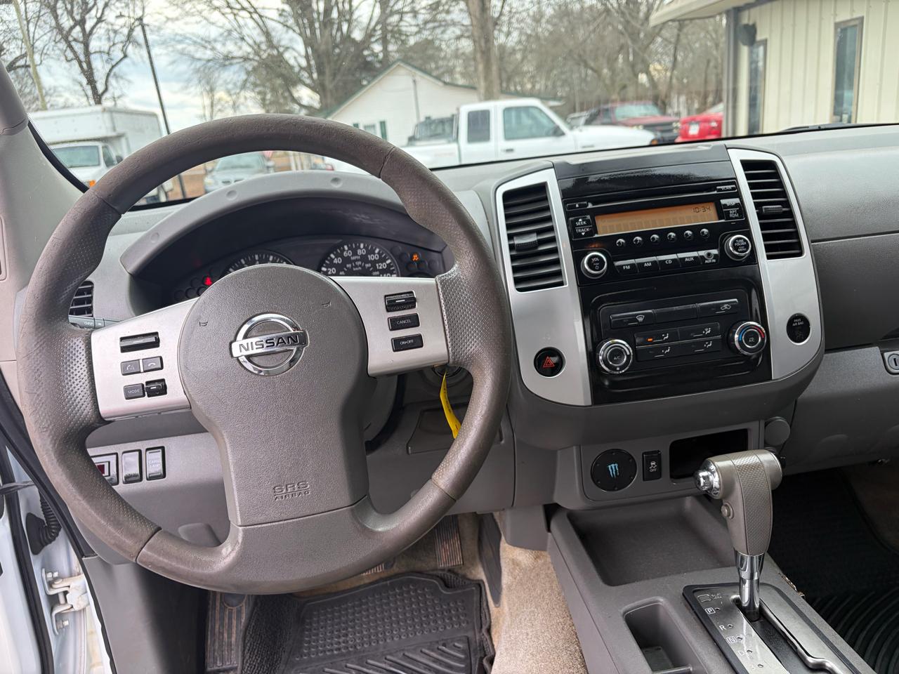 Nissan Frontier SV King Cab I4 5MT 2WD 2014