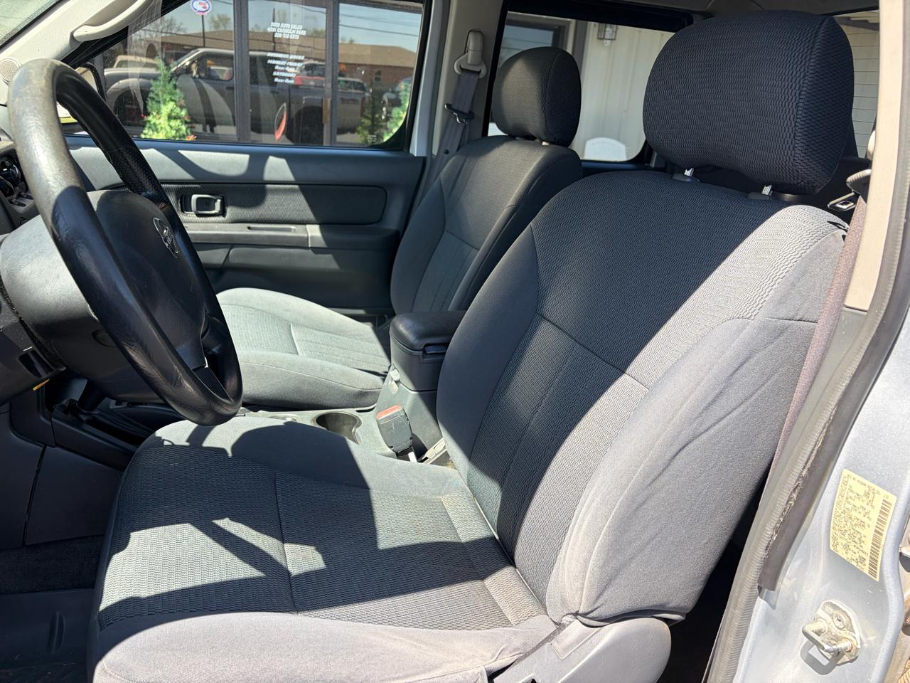 Nissan Frontier XE-V6 Crew Cab 4WD 2002