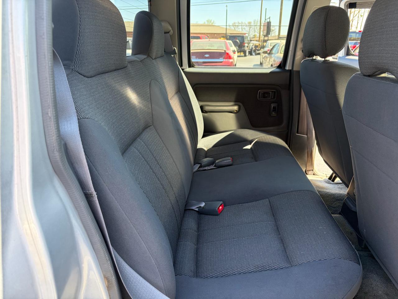 Nissan Frontier XE-V6 Crew Cab 4WD 2002