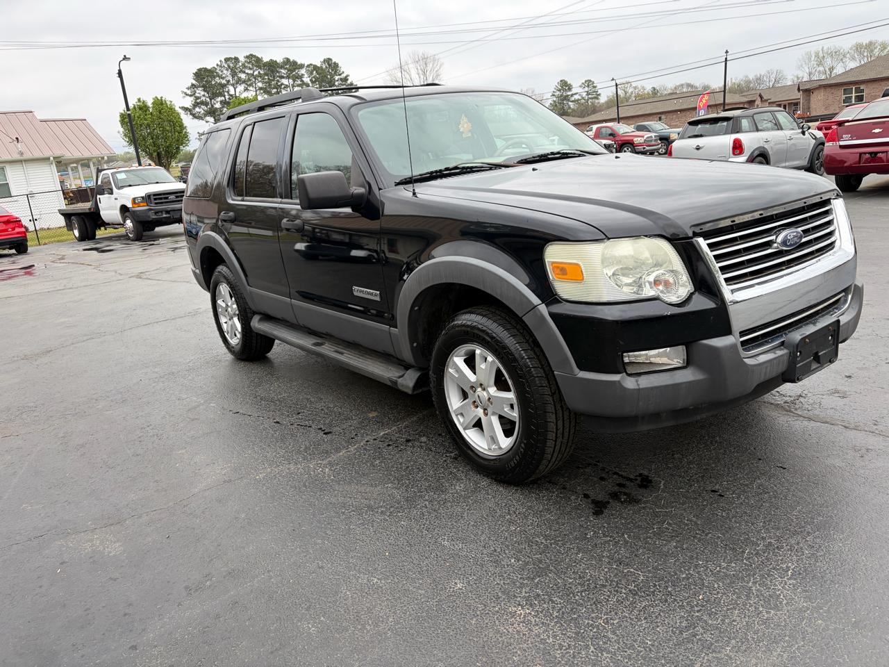 Ford Explorer XLT 4.0L 2WD 2006