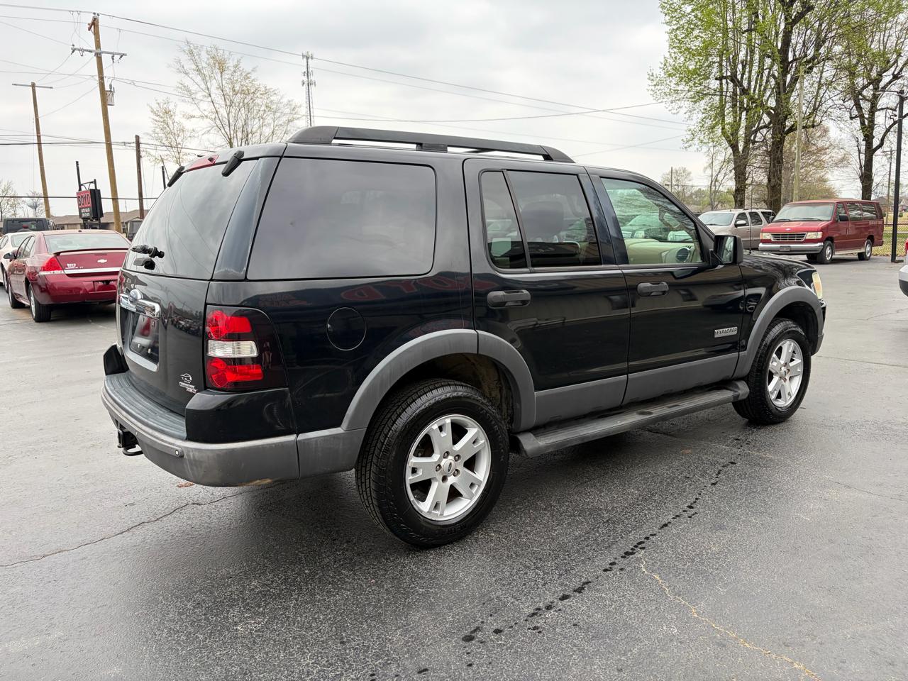 Ford Explorer XLT 4.0L 2WD 2006