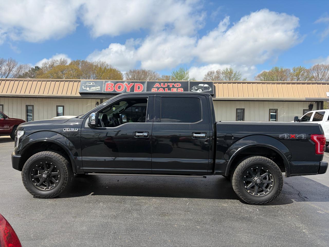 Ford F-150 XLT SuperCrew Short Bed 4WD 2015