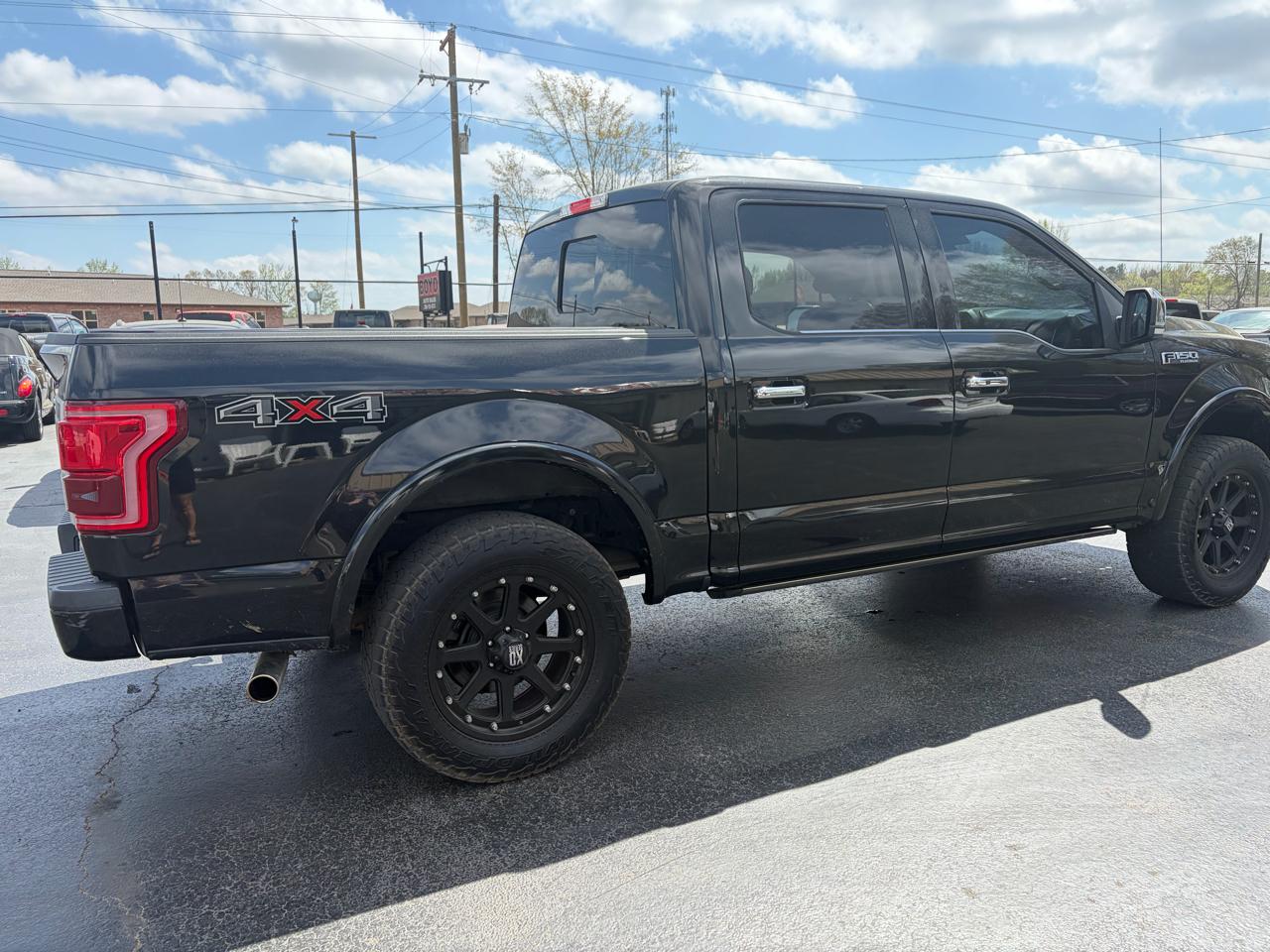 Ford F-150 XLT SuperCrew Short Bed 4WD 2015