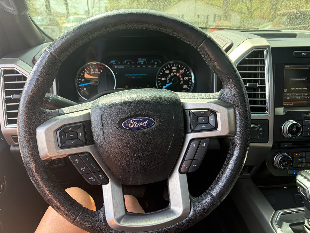 Ford F-150 XLT SuperCrew Short Bed 4WD 2015