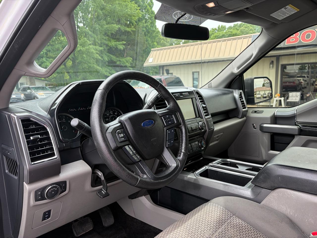 Ford F-150 XLT SuperCrew 5.5-ft. Bed 2WD 2015