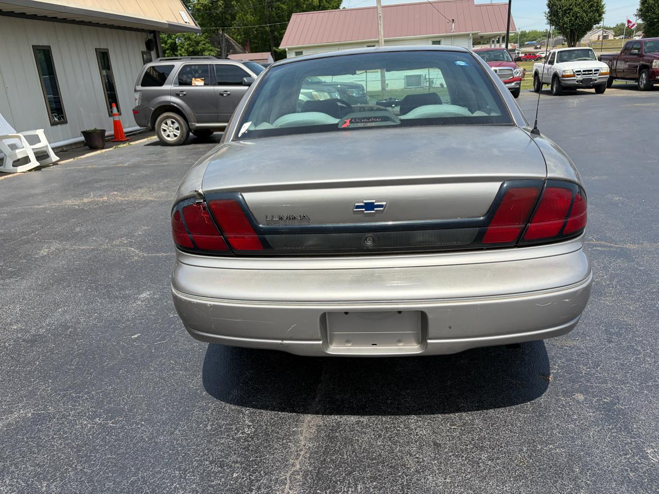 Chevrolet Lumina Sedan 1997