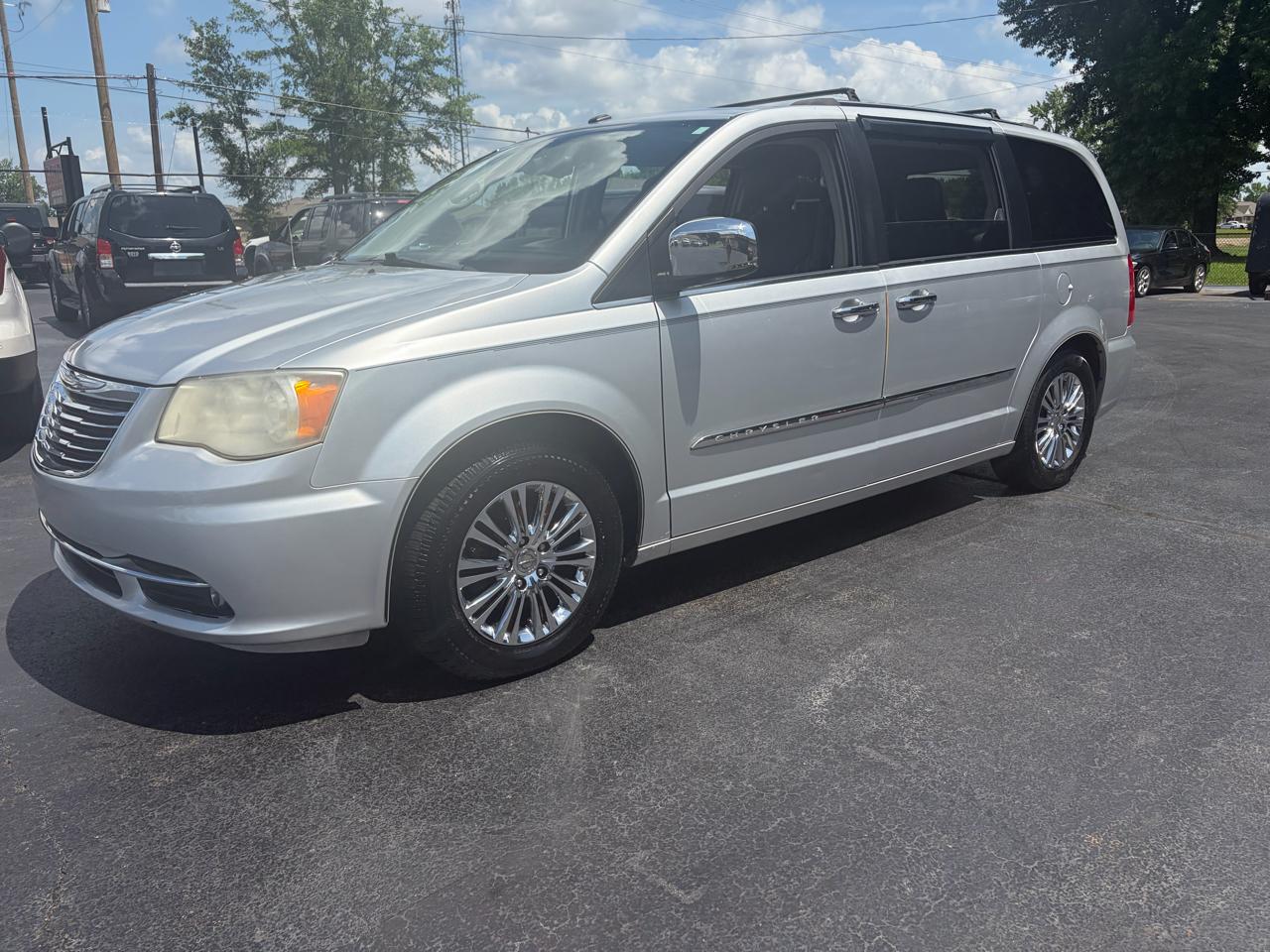 Chrysler Town & Country Limited 2011